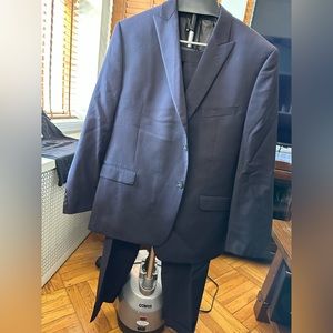 Calvin Klein Navy Suit Size 46R jacket / 44x30 pants